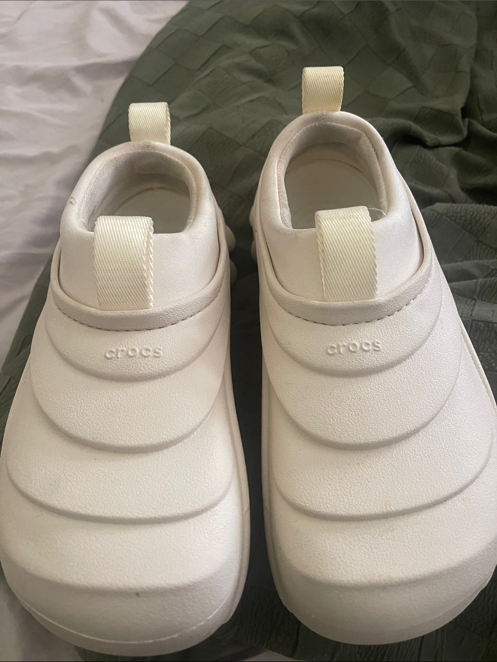 CROCS women White Slip-On Clog with Pull Tab